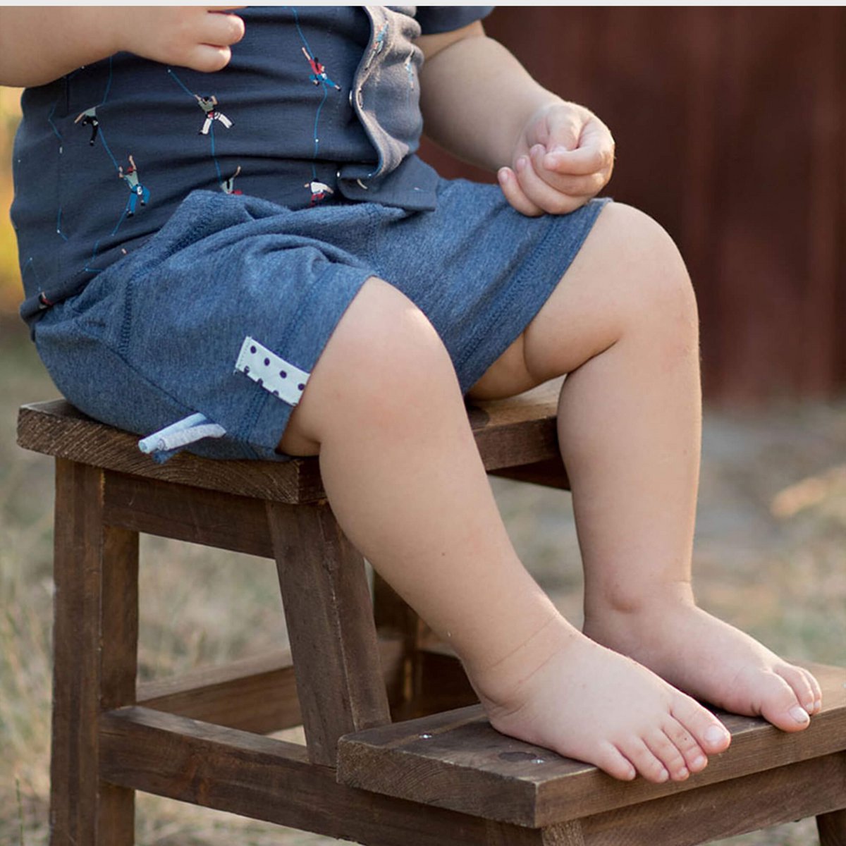 Bio-Baby-Shorts Indigo | Bequeme Sommerhose aus GOTS-Baumwolle