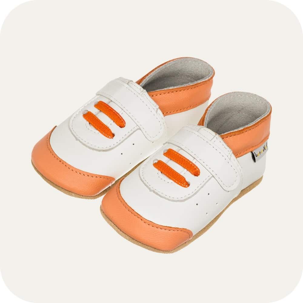 Orange-weiße Babyhausschuhe aus Leder – Weich, sicher und farbenfroh