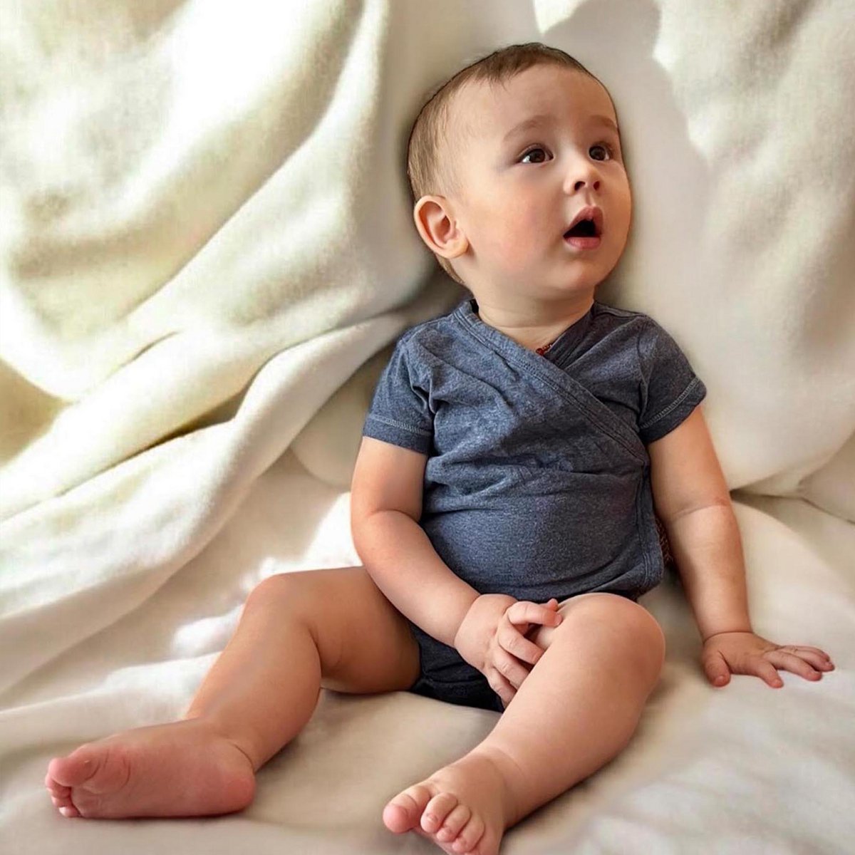 Bio-Kimono-Body für Babys in Indigo | OrganicEra