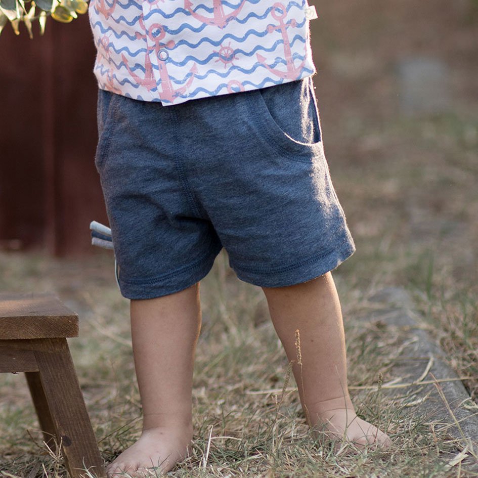 Bio-Baby-Shorts Indigo | Bequeme Sommerhose aus GOTS-Baumwolle