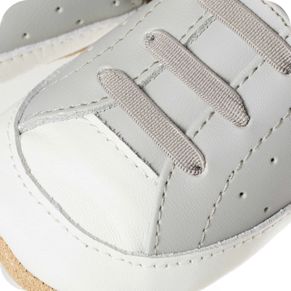 Graue Lauflernschuhe aus Wildleder – Weich, flexibel & perfekt für kleine Füße